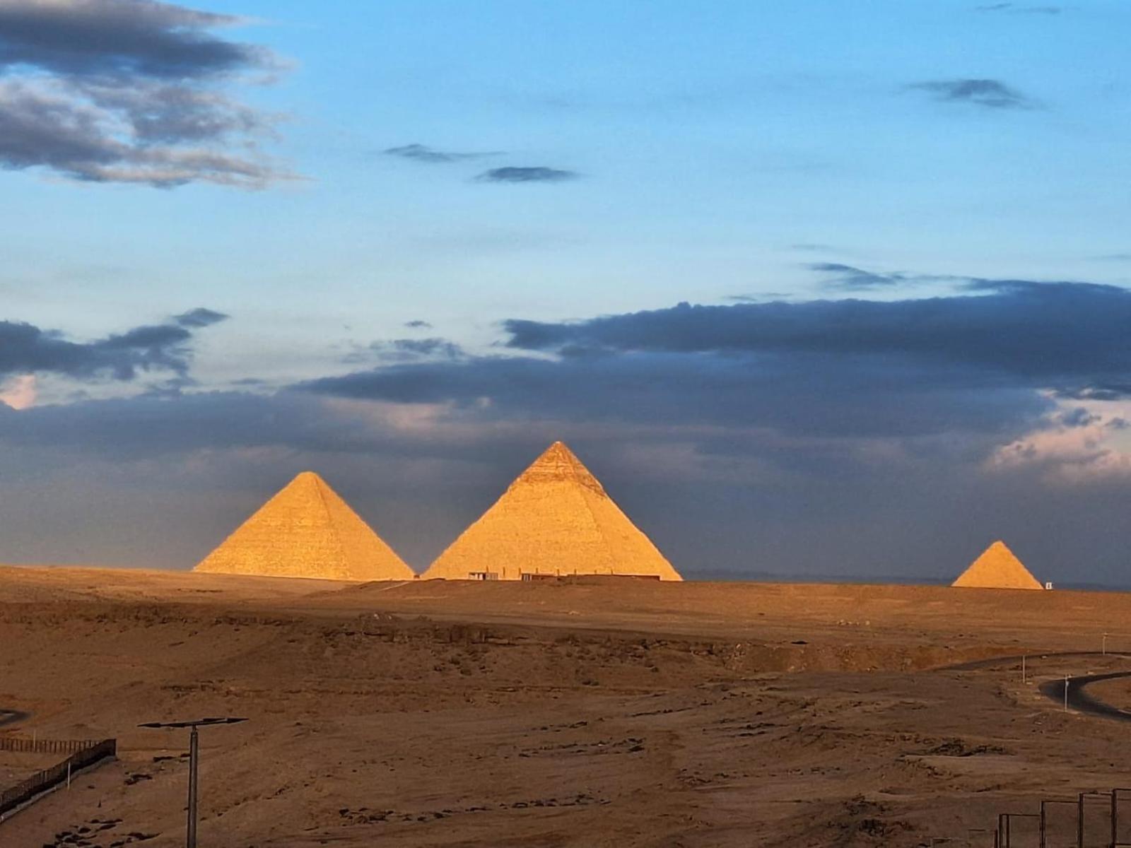 Atlantis Pyramids Inn New Giza Екстер'єр фото